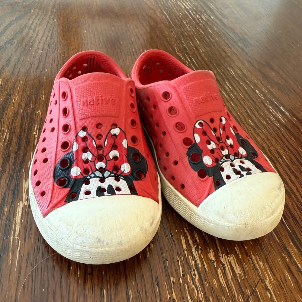 Native Kids Red Minnie Mouse Jefferson